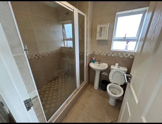 2 BEDROOM APARTMENT FOR SALE IN JEFFREYS BAY CENTRAL